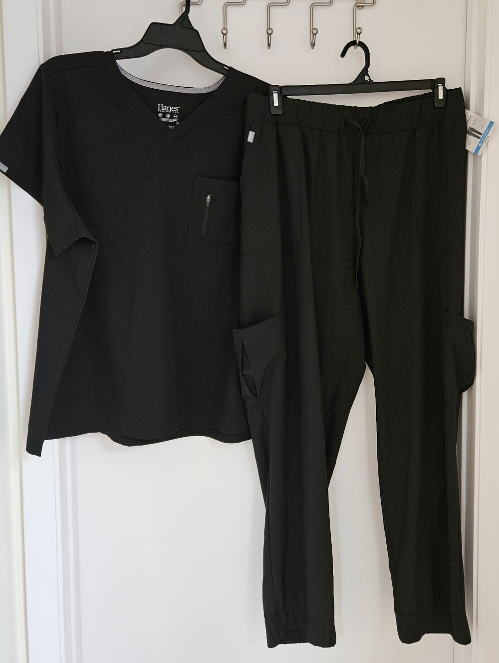 Hanes Premium & Comfort Fit Womens Scrubs Set 3XL Black V-Neck Top & Joggers NWT